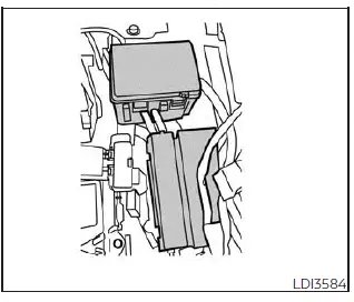 Nissan Pathfinder - Compartiment moteur