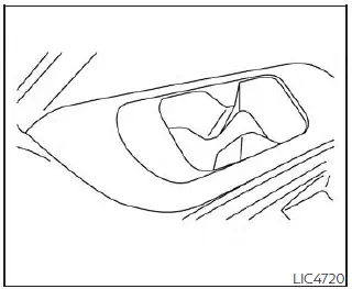 Nissan Pathfinder - Porte-tasse