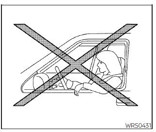 Nissan Pathfinder - Précautions relatives au système de retenue supplémentaire (SRS)